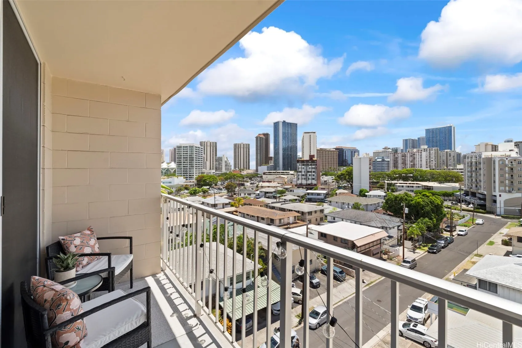 Honolulu, Hawaii 96826, United States, 1 Bedroom Bedrooms, ,1 BathroomBathrooms,Residential,Active,241468