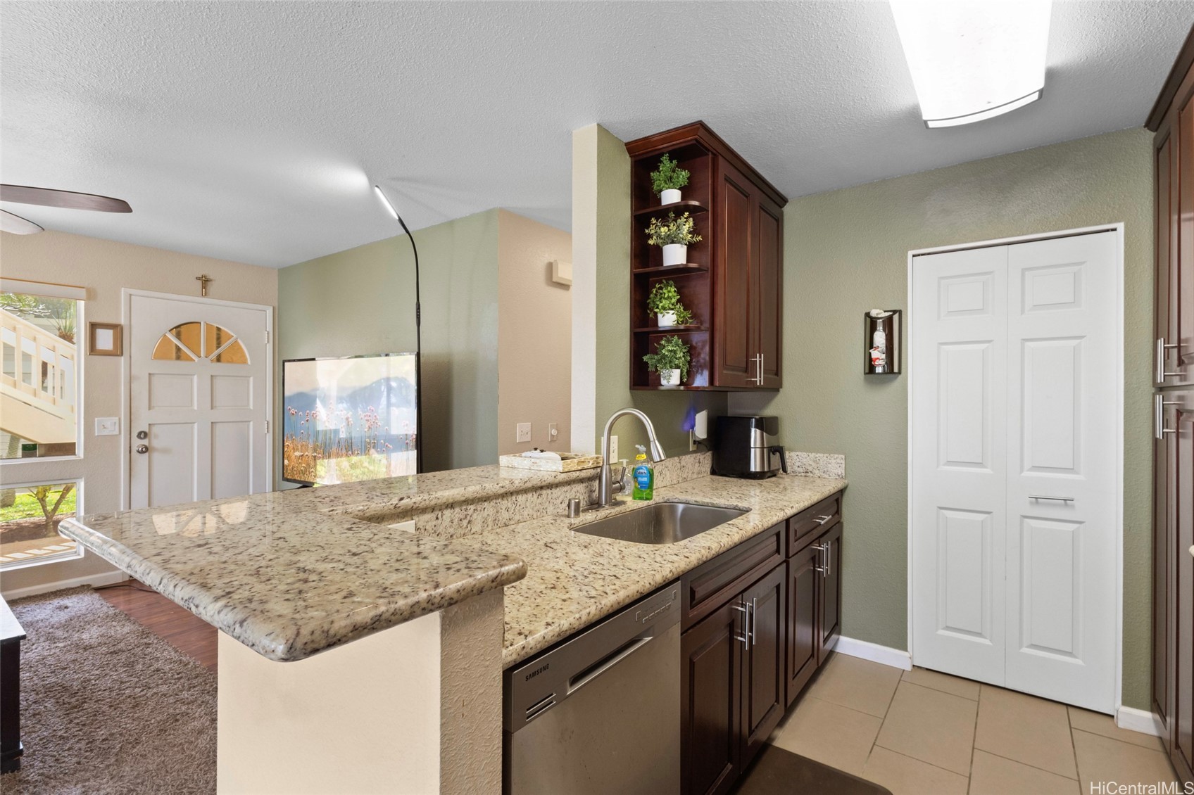 92-1151 Palahia Street B101