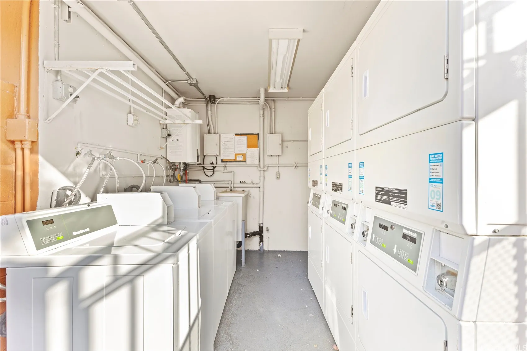 Honolulu, Hawaii 96815, United States, 1 Bedroom Bedrooms, ,1 BathroomBathrooms,Residential,Active,127304