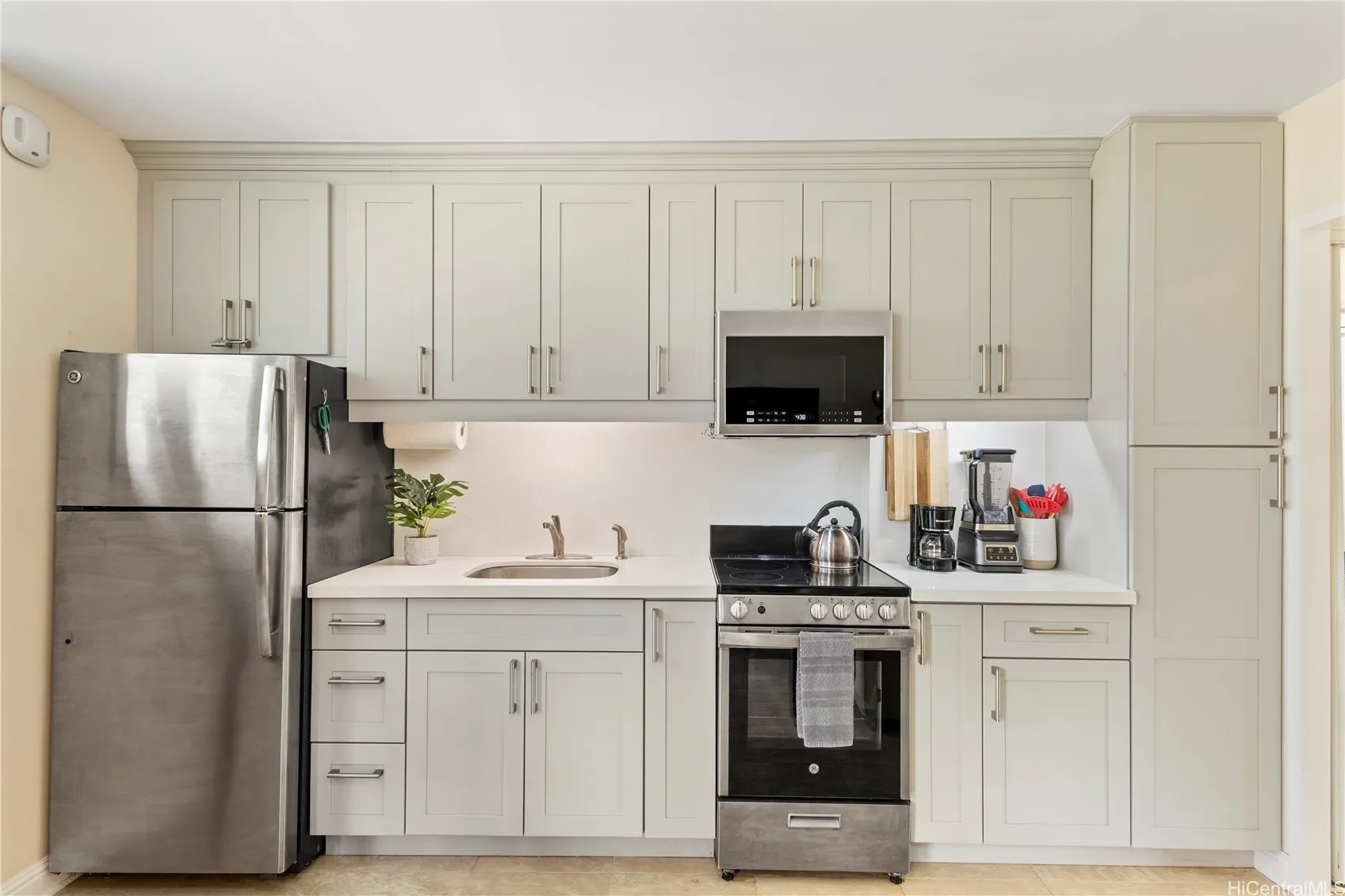 Honolulu, Hawaii 96815, United States, 1 Bedroom Bedrooms, ,1 BathroomBathrooms,Residential,Active,127304