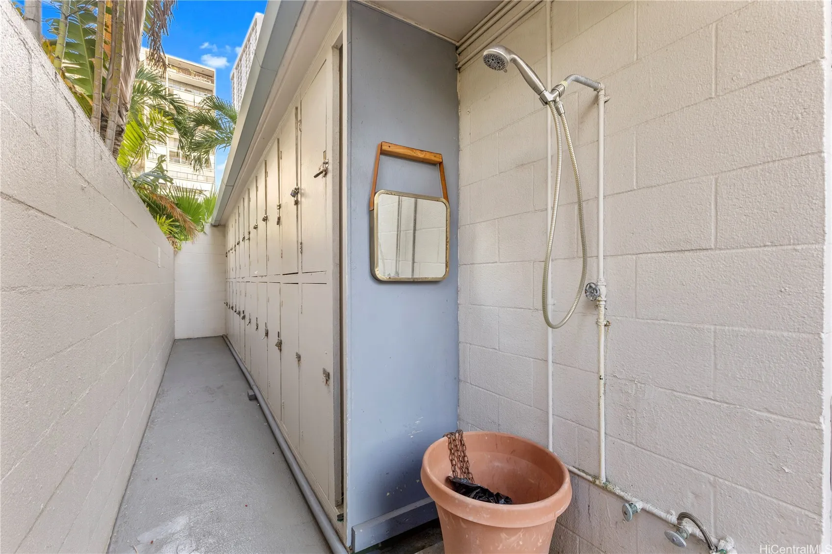 Honolulu, Hawaii 96815, United States, 1 Bedroom Bedrooms, ,1 BathroomBathrooms,Residential,Active,127304