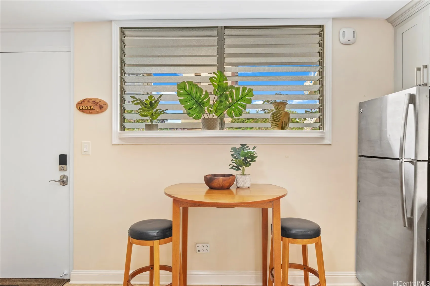 Honolulu, Hawaii 96815, United States, 1 Bedroom Bedrooms, ,1 BathroomBathrooms,Residential,Active,127304