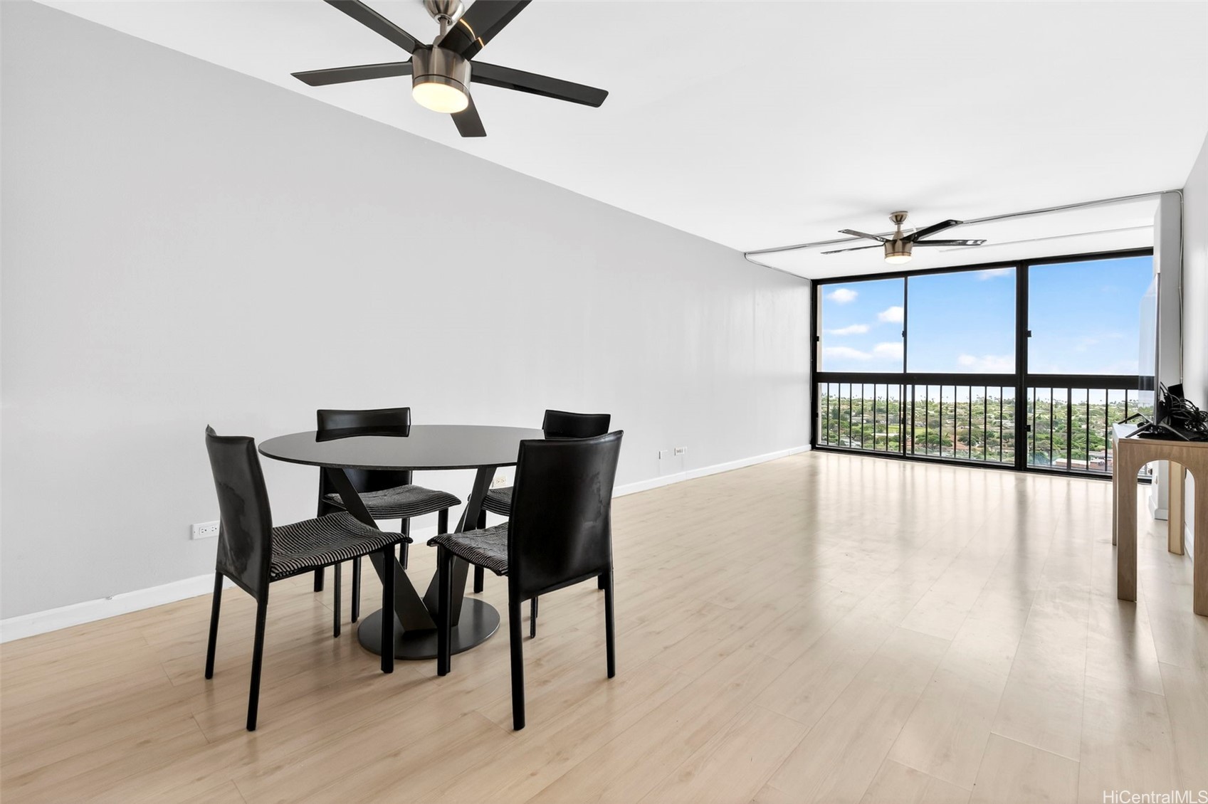 4300 Waialae Avenue A2002