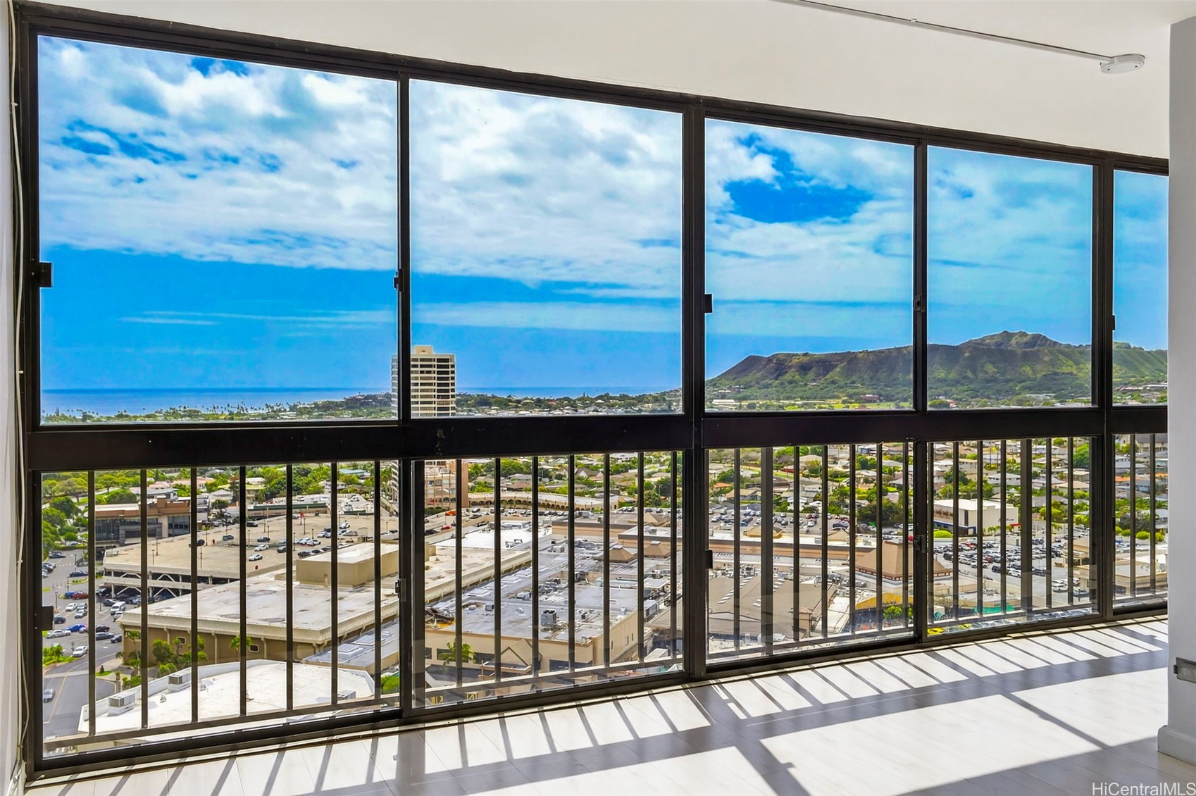 4300 Waialae Avenue A2002