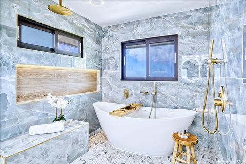 5333 Puahia Place Honolulu HI 96821