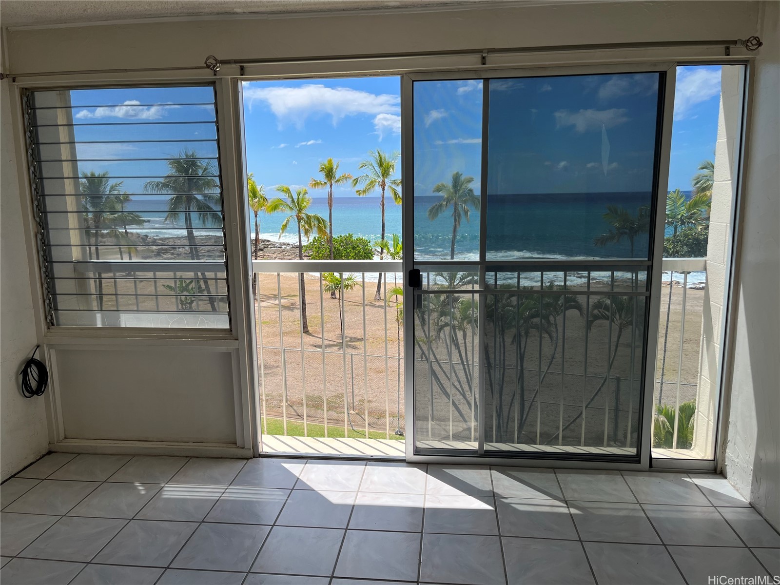 85-175 Farrington Highway B421