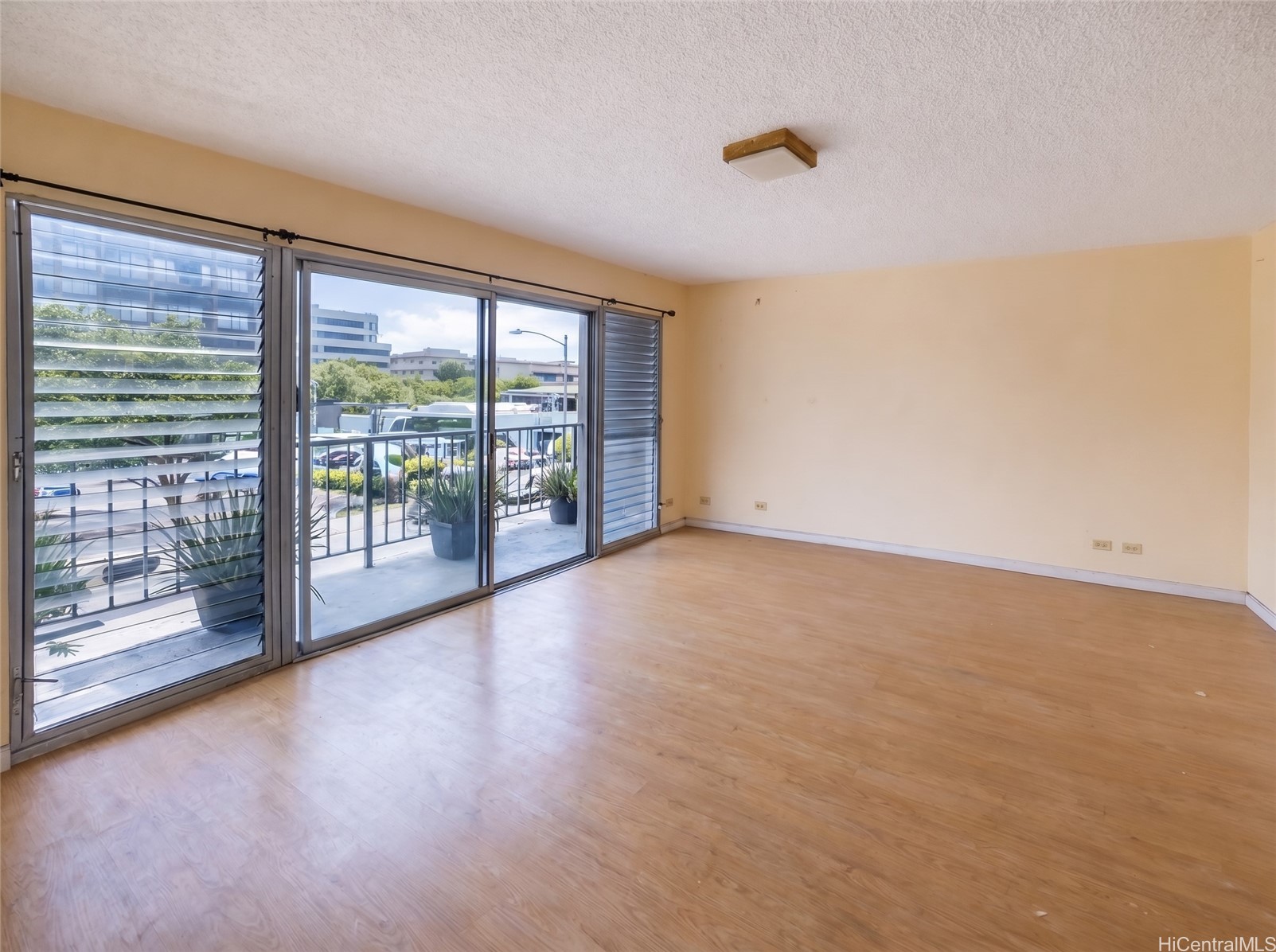 731 Amana Street 303