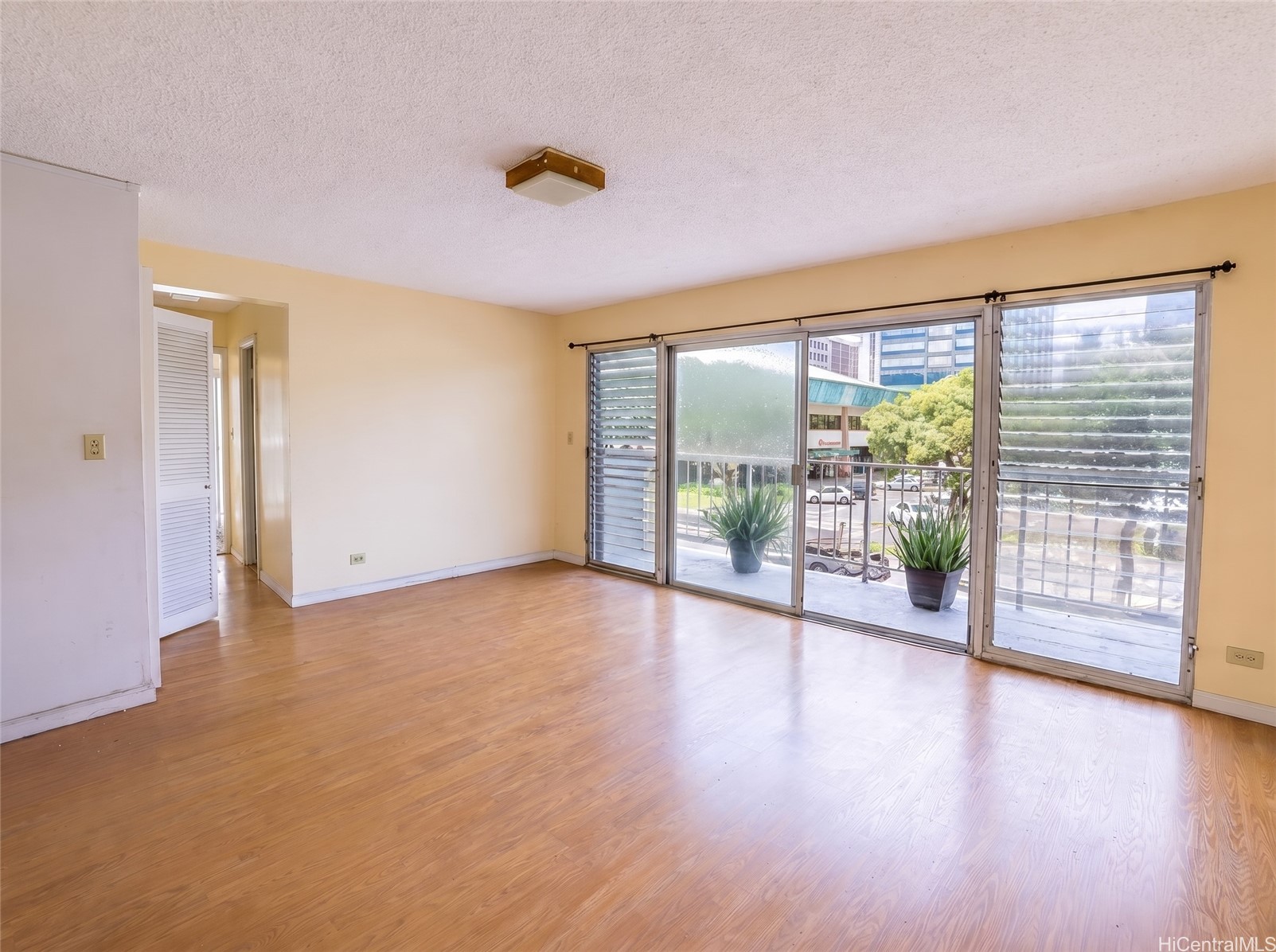 731 Amana Street 303