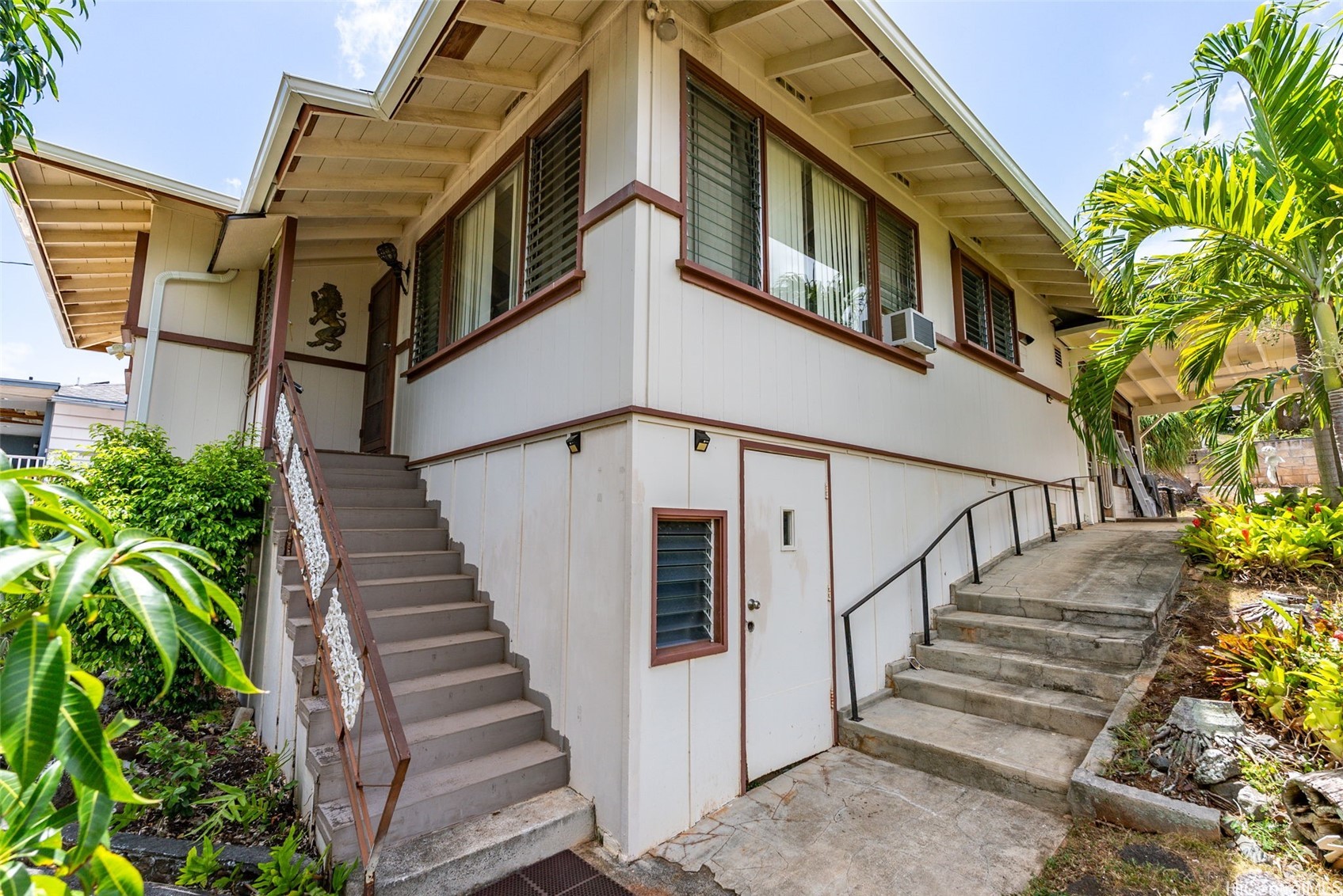 1227 Mowai Street