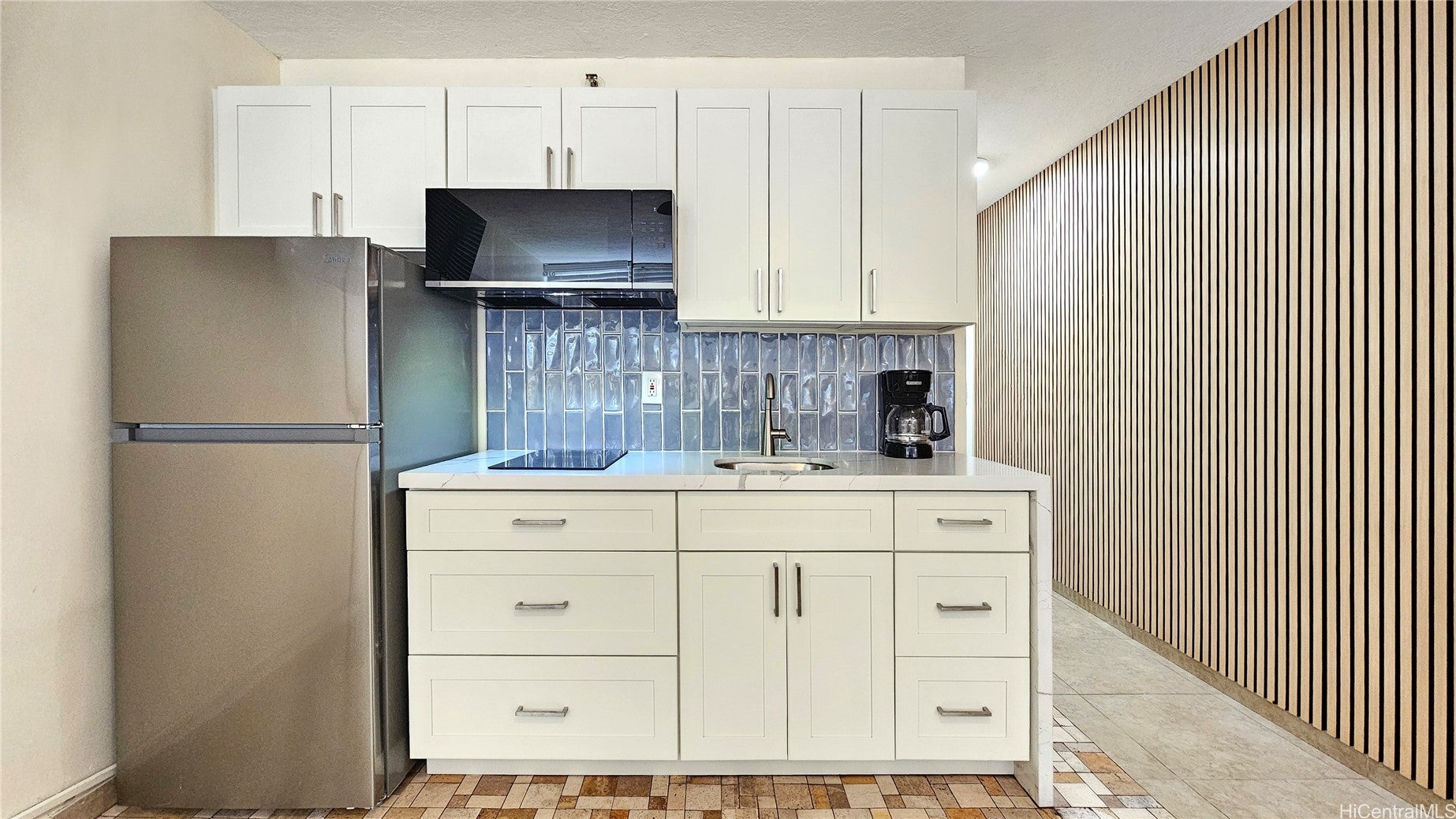 134 Kapahulu Avenue 801