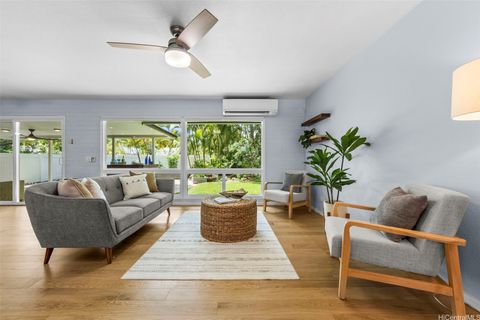 Photo of 565 Auwina Street, Kailua, HI 96734 (MLS # 202613279)