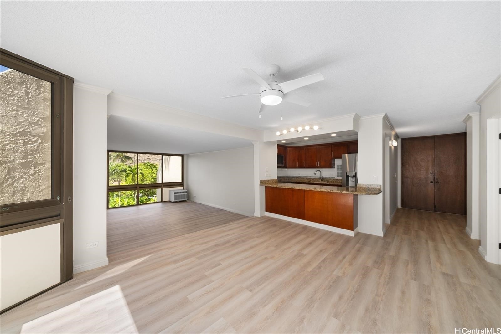 521 Hahaione Street 2/2L