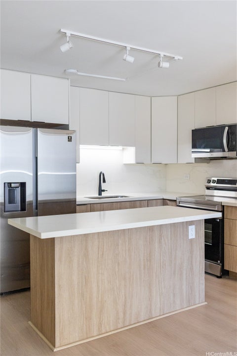 Photo of 2651 Kuilei Street #B84, Honolulu, HI 96826 (MLS # 202615557)