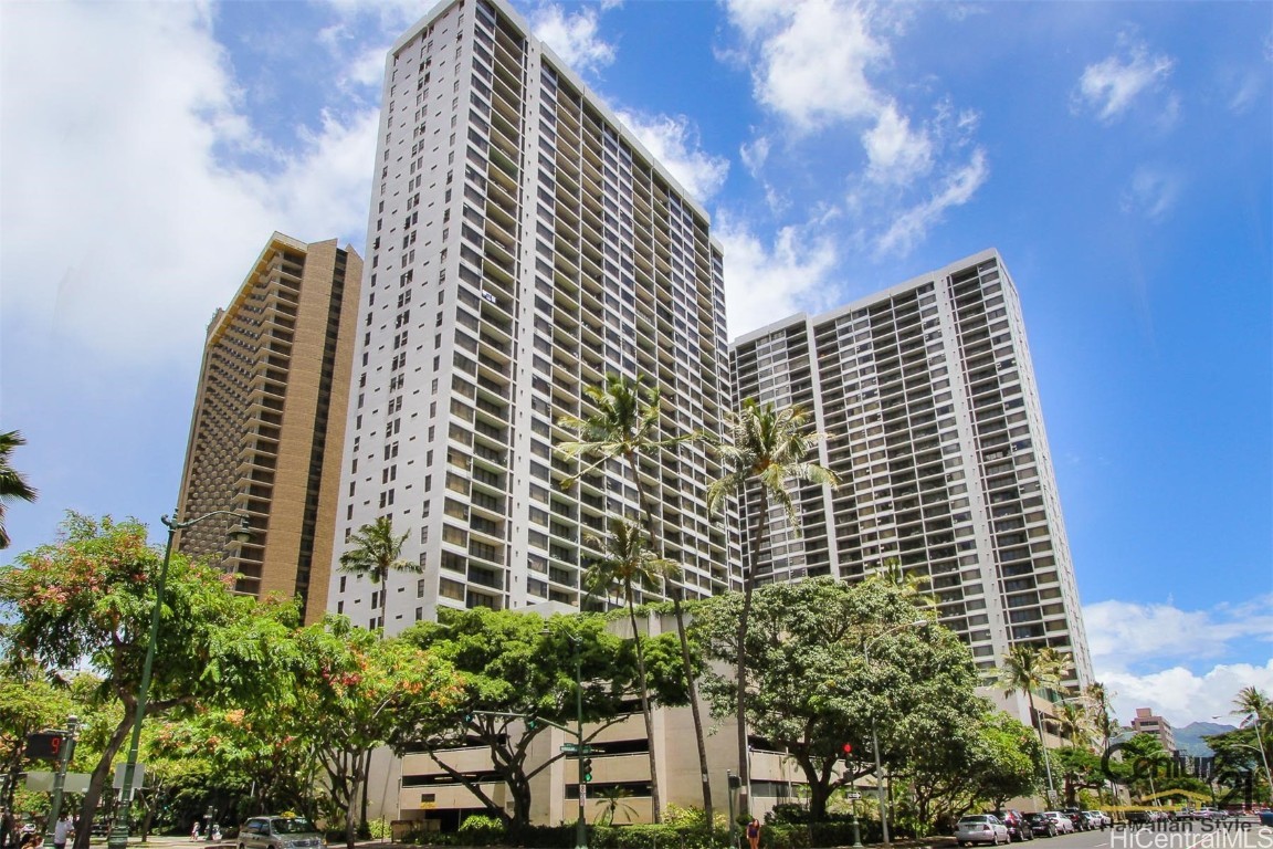 Waikiki Banyan Condominium