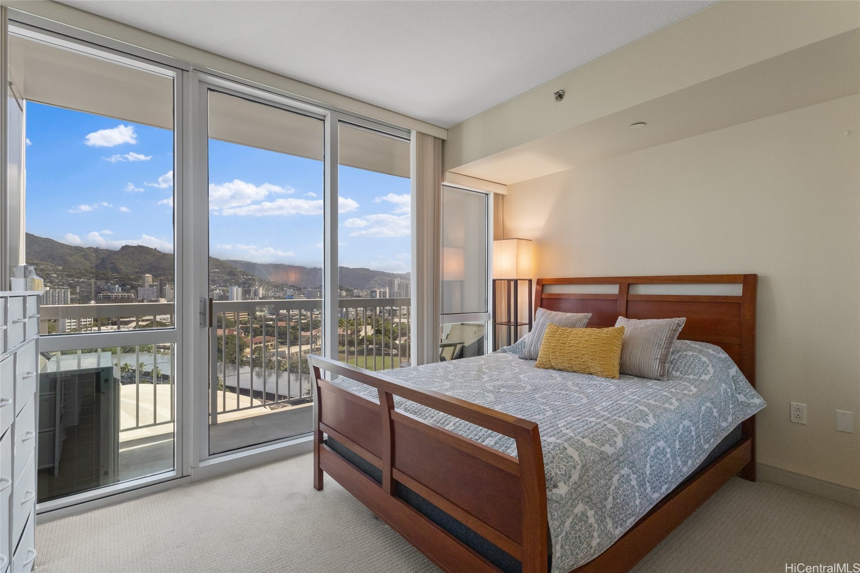 909 Kapiolani Boulevard 2207