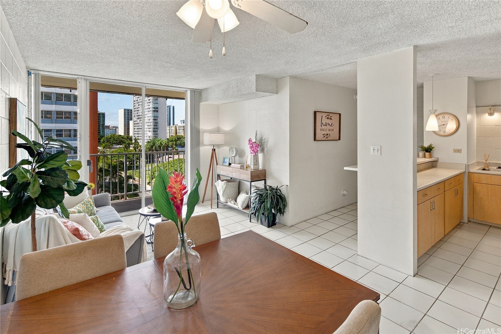 1415 Punahou Street 906