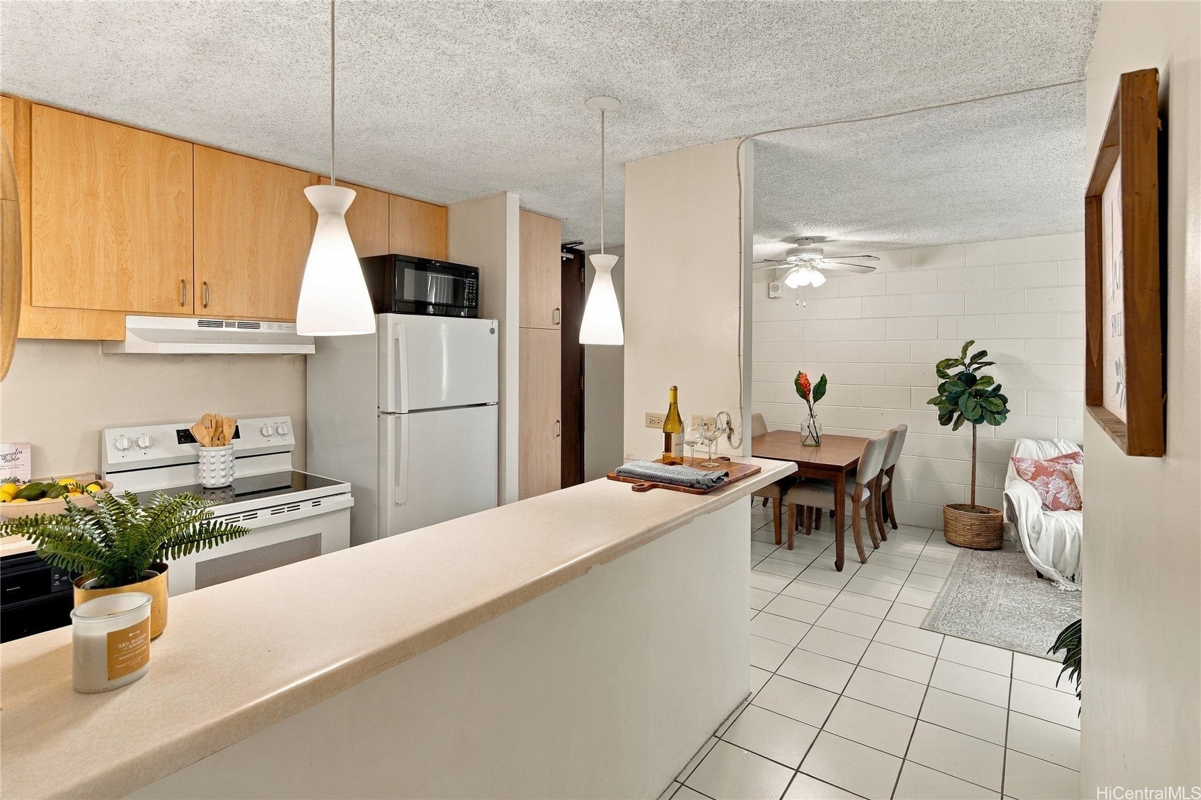 1415 Punahou Street 906