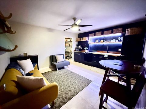 Photo of 236 Liliuokalani Avenue #204, Honolulu, HI 96815 (MLS # 202601743)