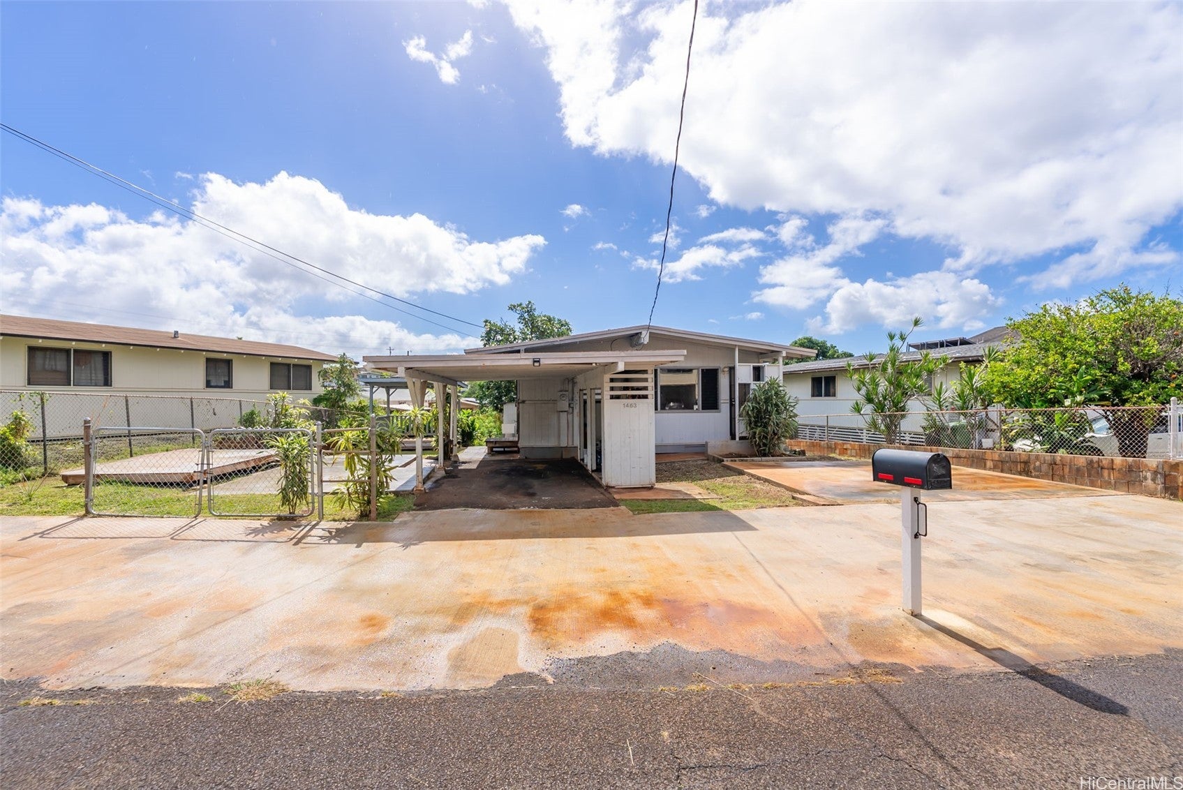 1463 Hoohaku Street