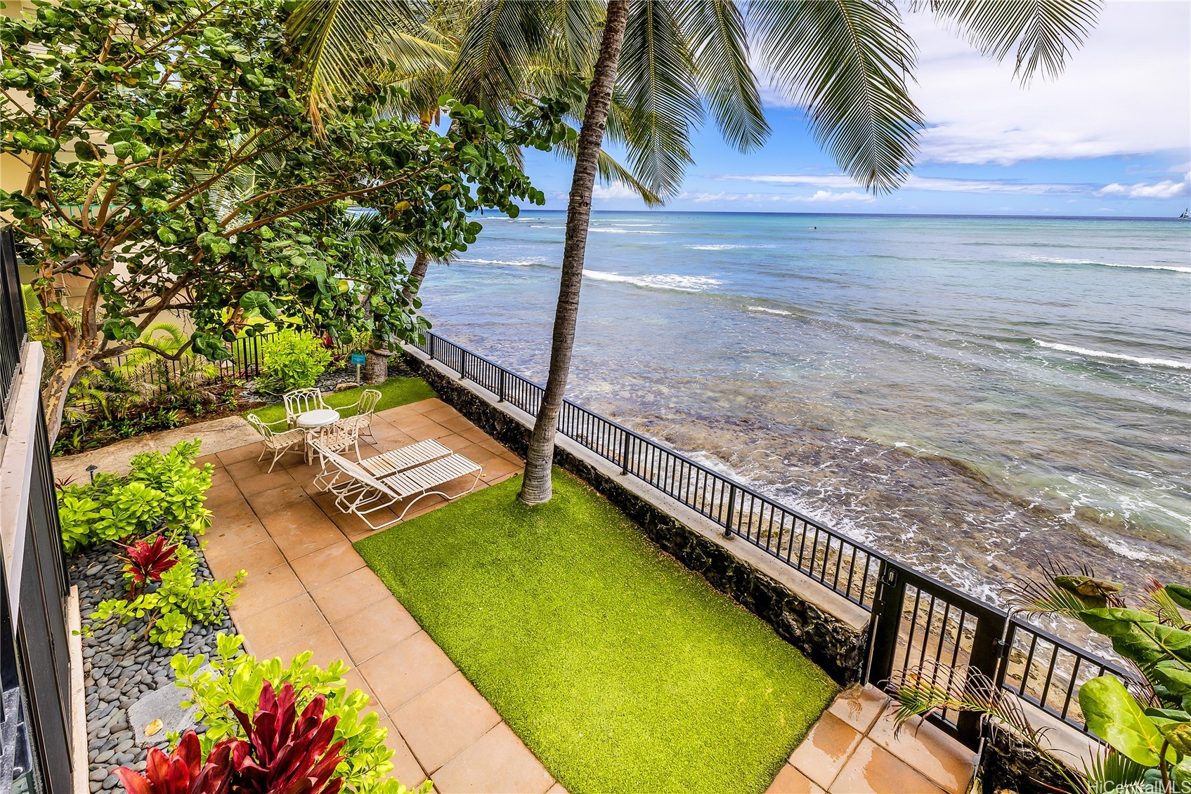 2987 Kalakaua Condominium