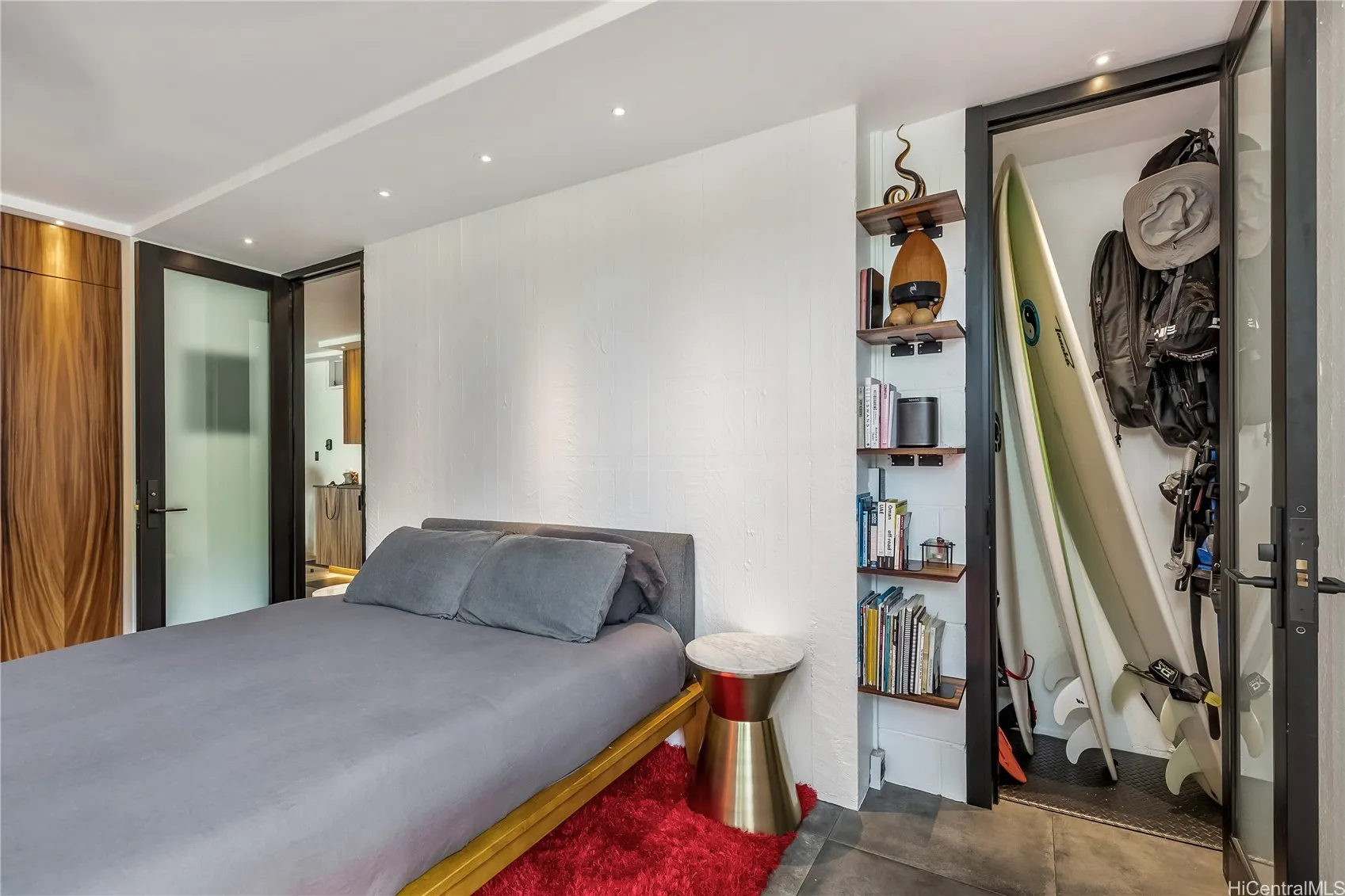 Honolulu, Hawaii 96815, United States, 1 Bedroom Bedrooms, ,1 BathroomBathrooms,Residential,Active,165696