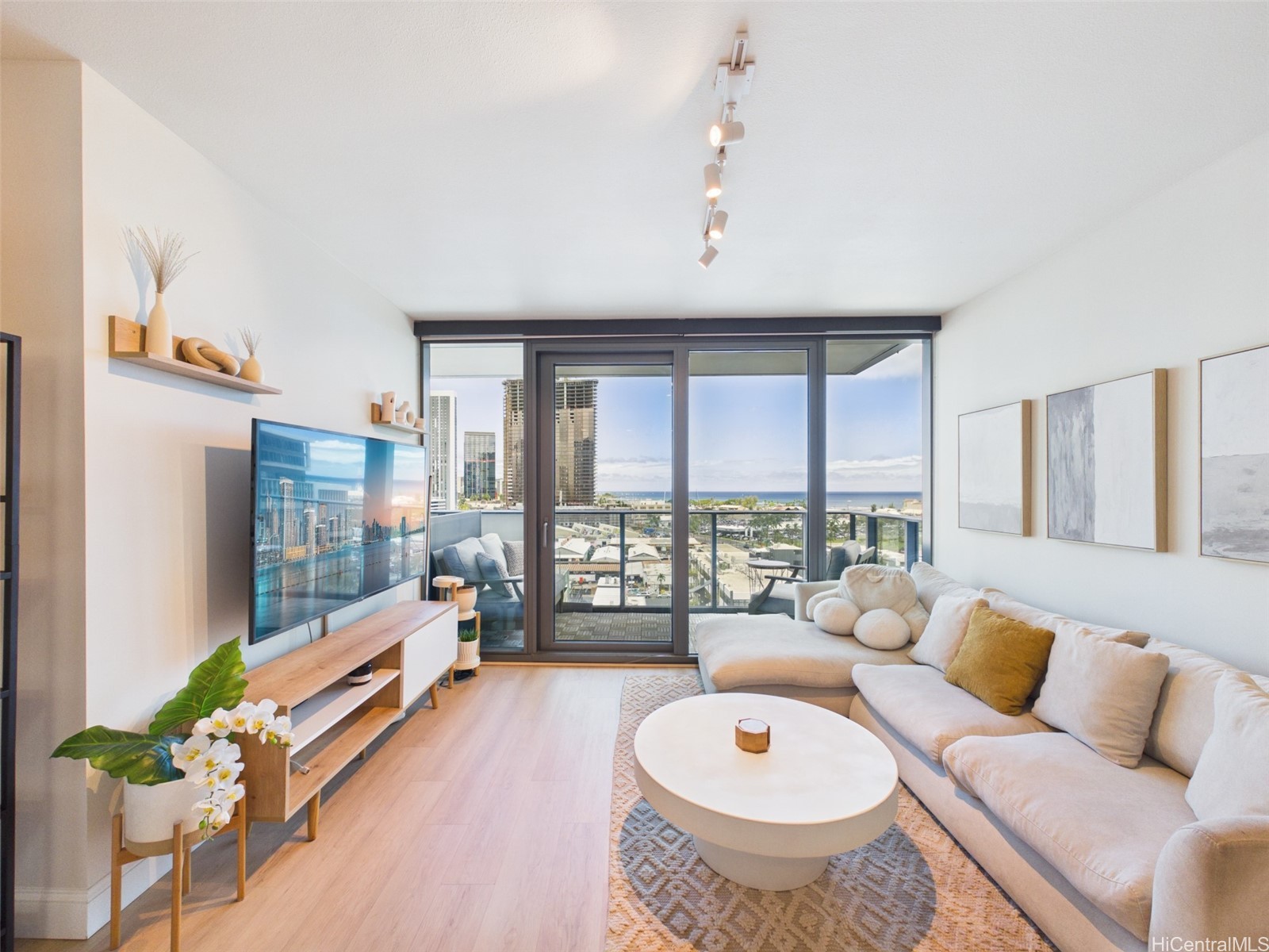 600 Ala Moana Boulevard 1105