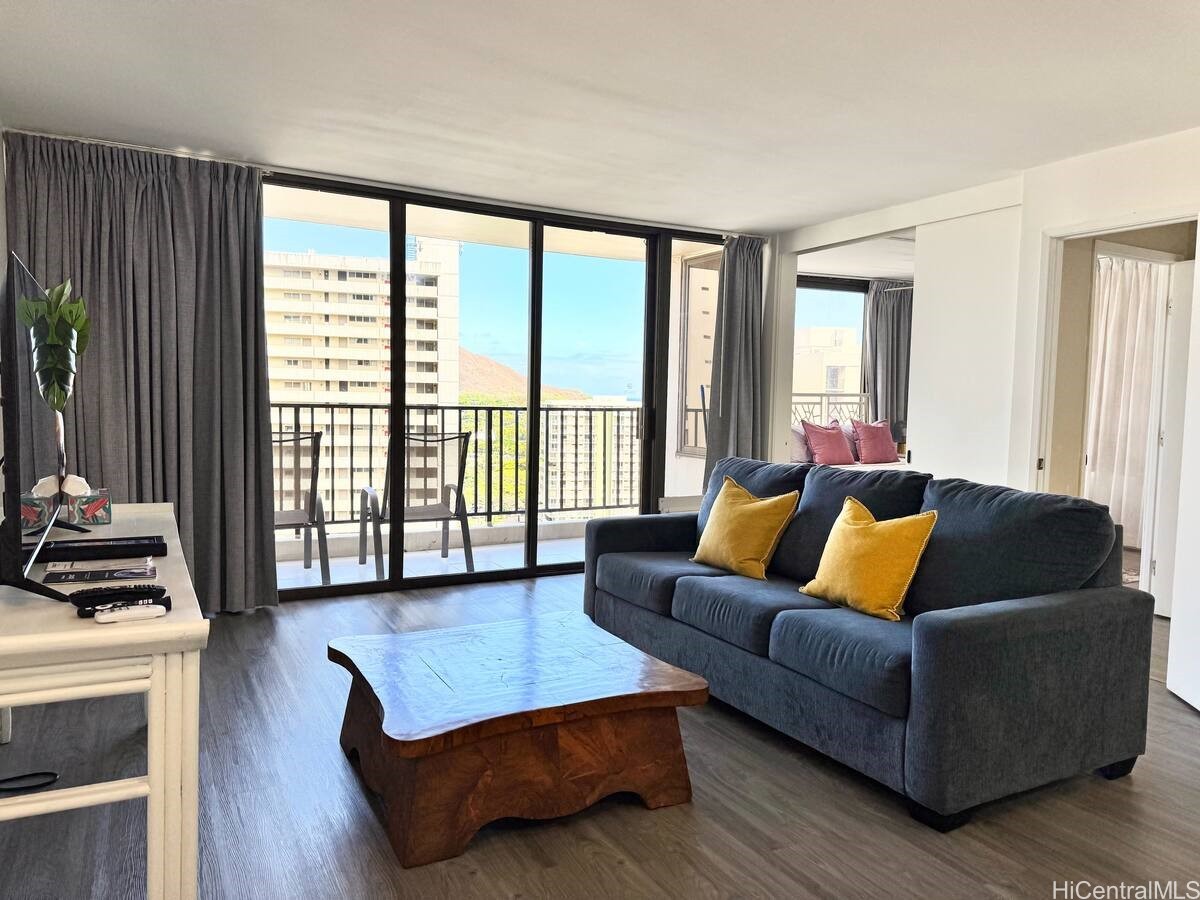 Waikiki Banyan Condominium