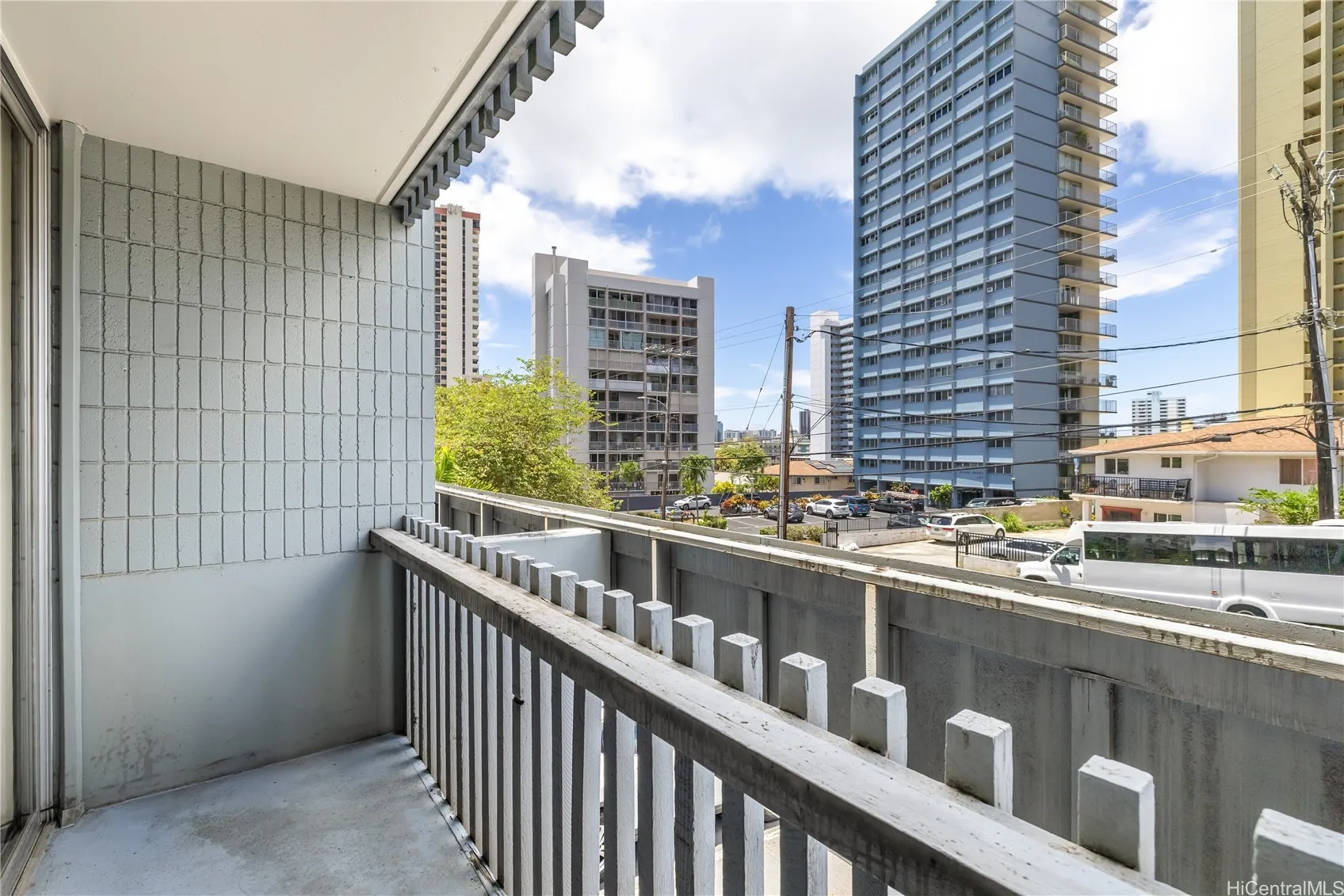 Honolulu, Hawaii 96822, United States, 2 Bedrooms Bedrooms, ,1 BathroomBathrooms,Residential,Active,165645