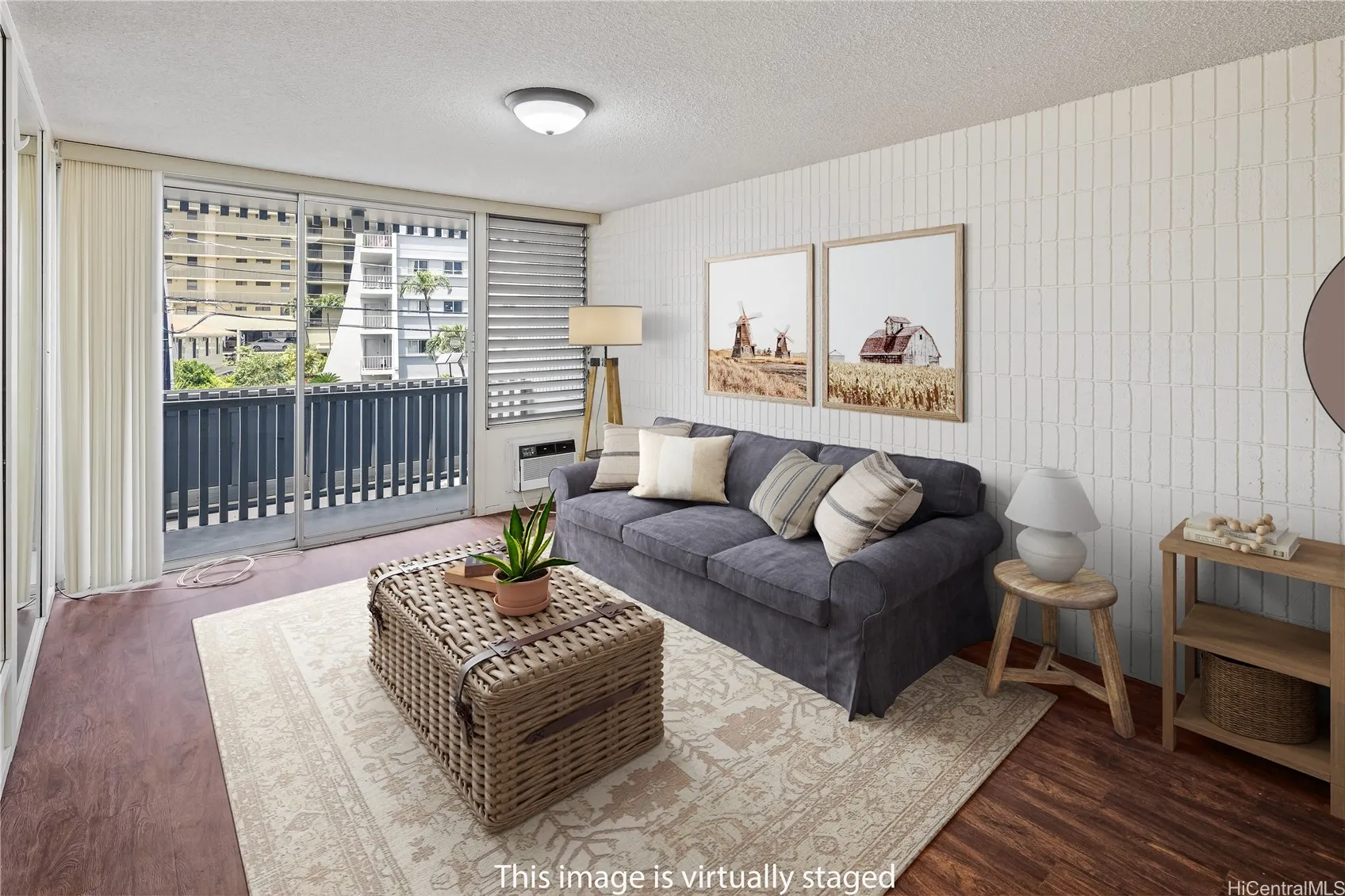 Honolulu, Hawaii 96822, United States, 2 Bedrooms Bedrooms, ,1 BathroomBathrooms,Residential,Active,165645