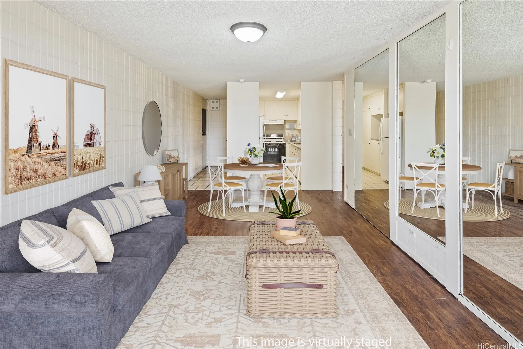 Honolulu, Hawaii 96822, United States, 2 Bedrooms Bedrooms, ,1 BathroomBathrooms,Residential,Active,165645