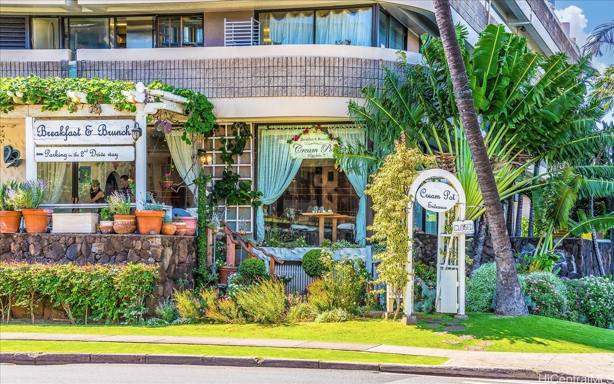 Hawaiian Monarch Condominium