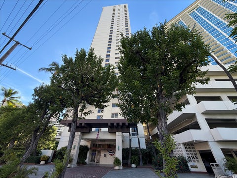 Photo of 469 Ena Road #902, Honolulu, HI 96815 (MLS # 202615290)