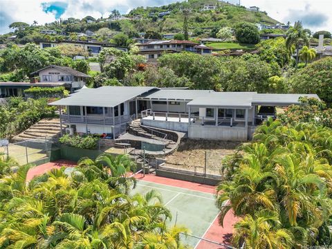 Photo of 1901 Judd Hillside Road, Honolulu, HI 96822 (MLS # 202516416)