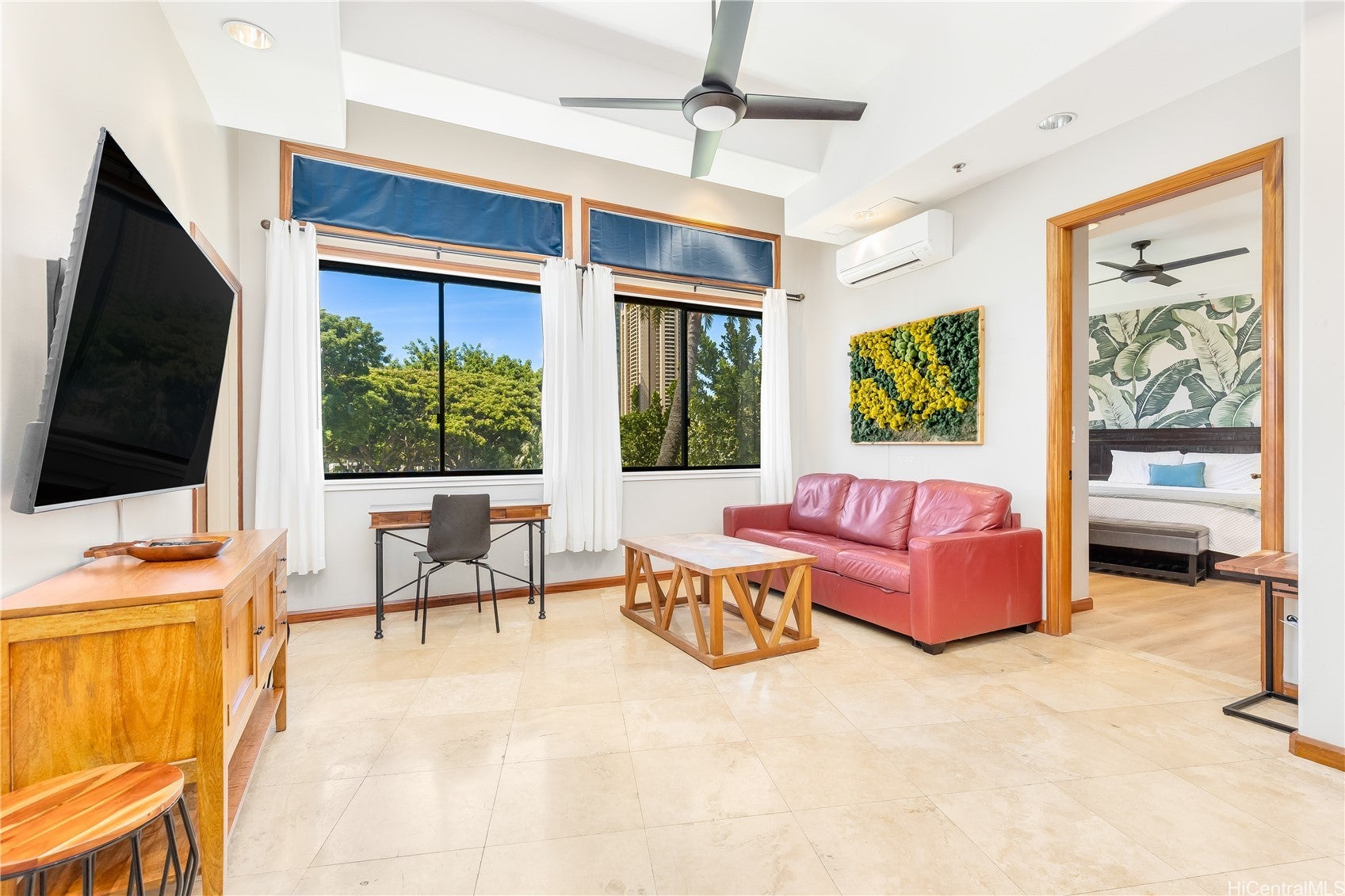 2045 Kalakaua Avenue M300