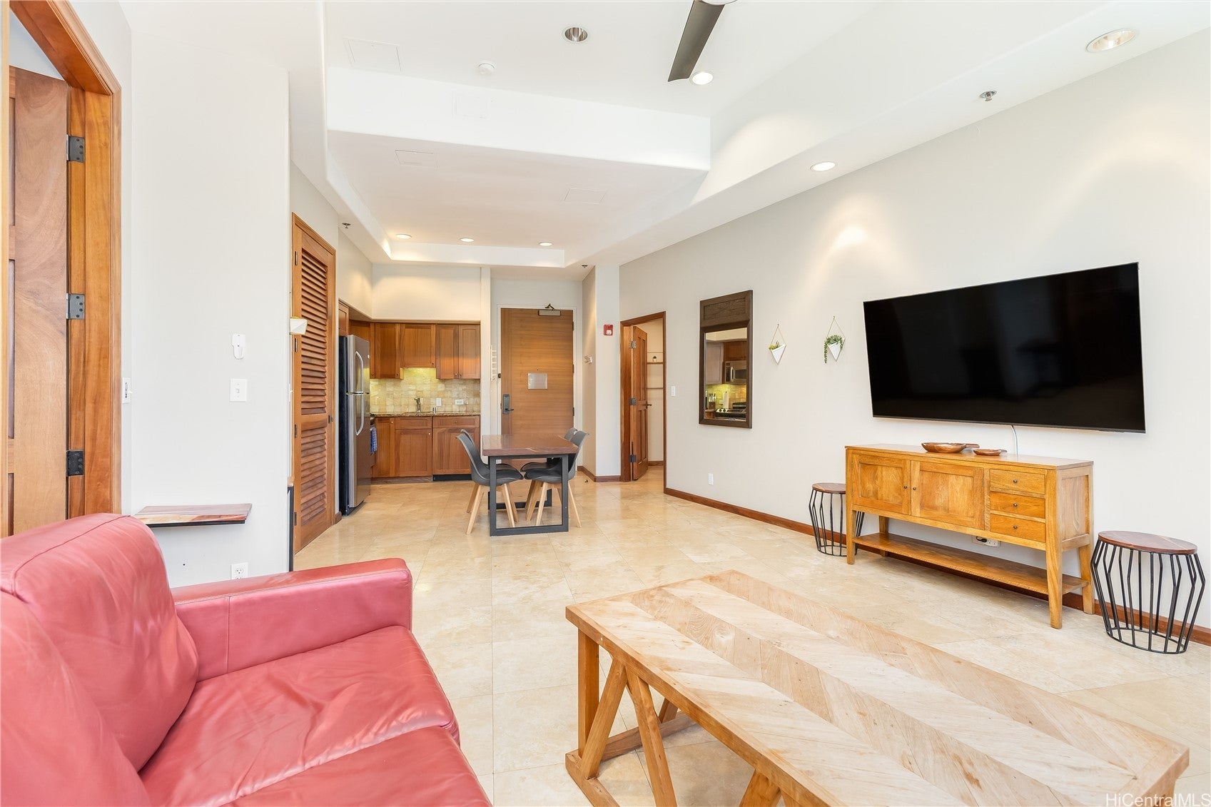 2045 Kalakaua Avenue M300