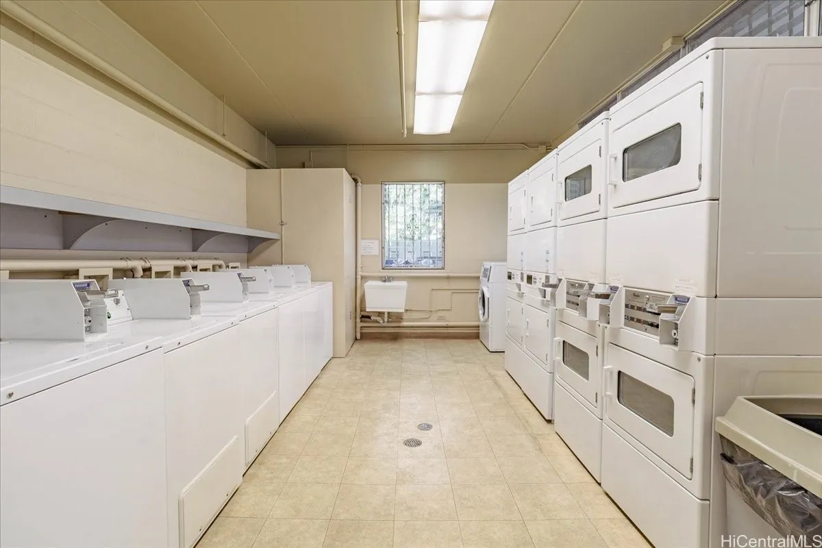 Honolulu, Hawaii 96826, United States, 1 Bedroom Bedrooms, ,1 BathroomBathrooms,Residential,Active,150674