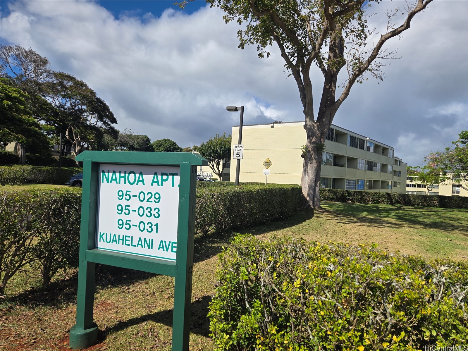 Nahoa Apts Condominium