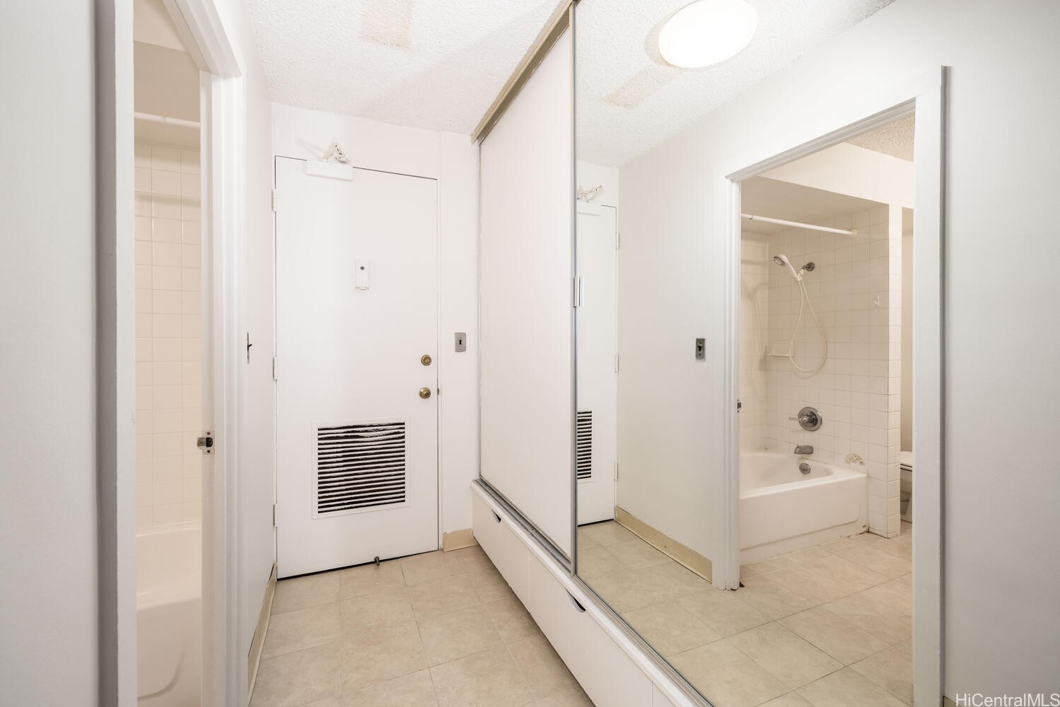 747 Amana Street 404