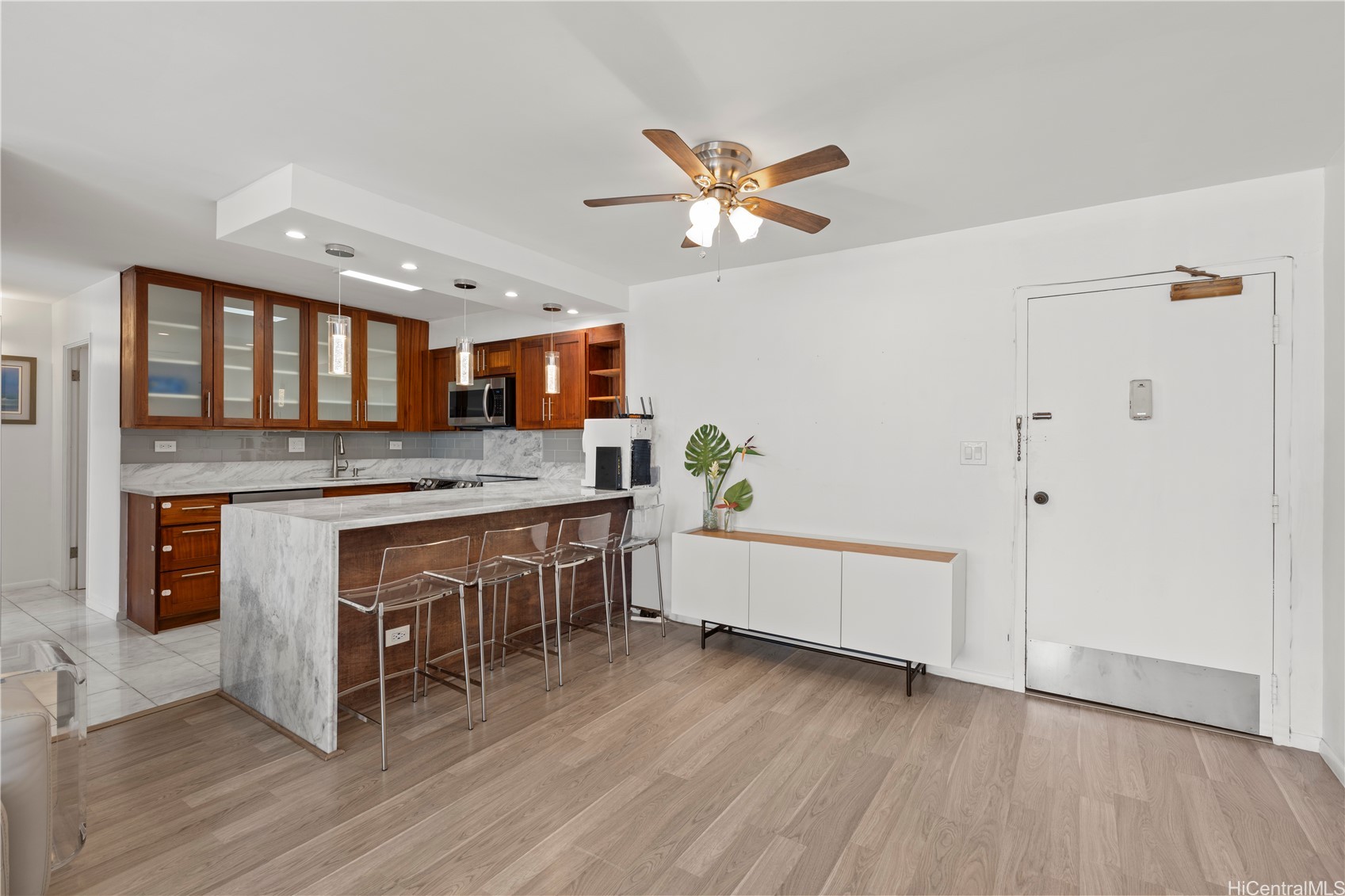 225 Kaiulani Avenue PH2