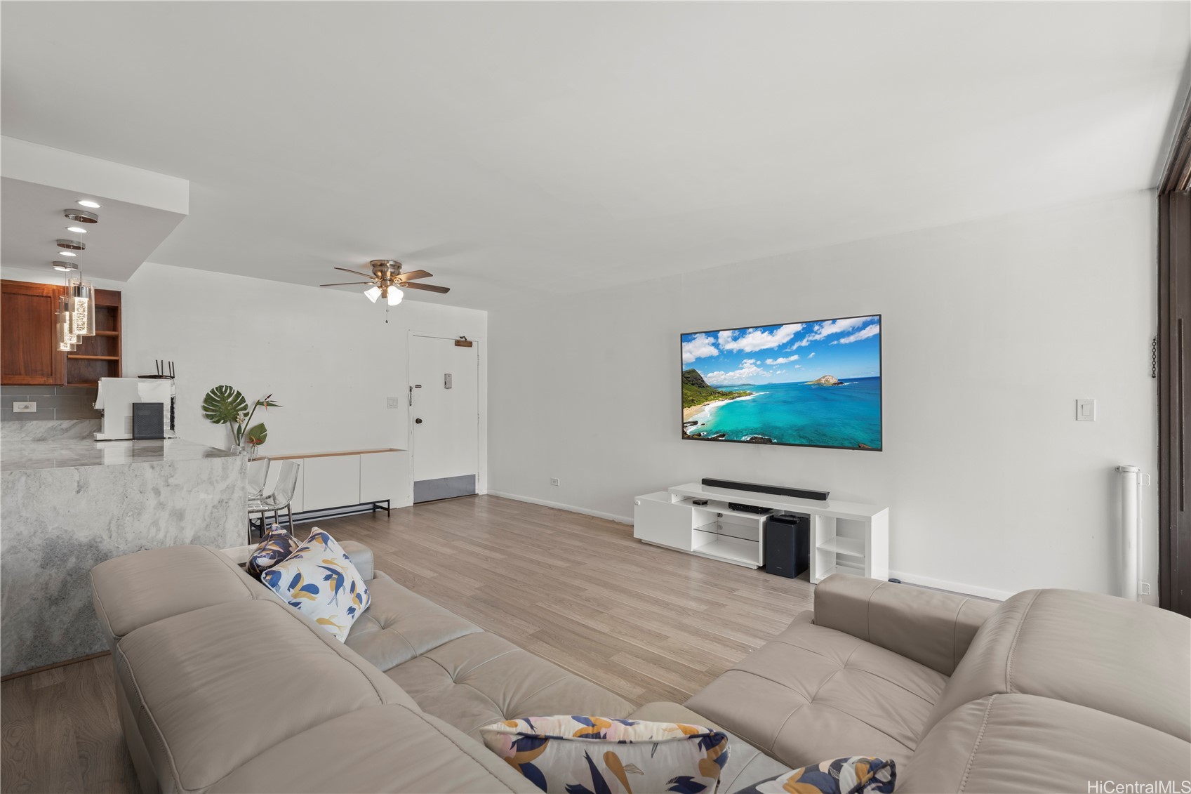 225 Kaiulani Avenue PH2