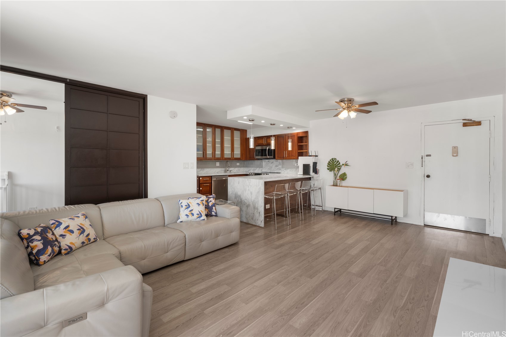 225 Kaiulani Avenue PH2