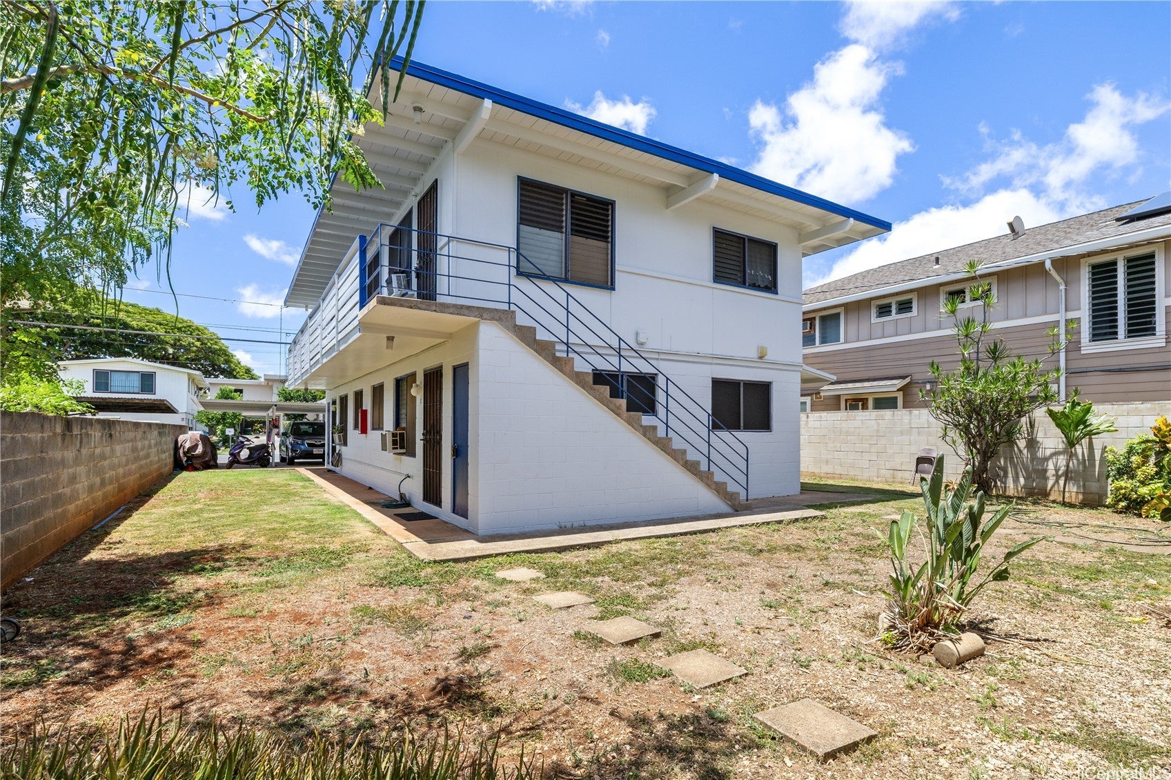 825 Olokele Avenue