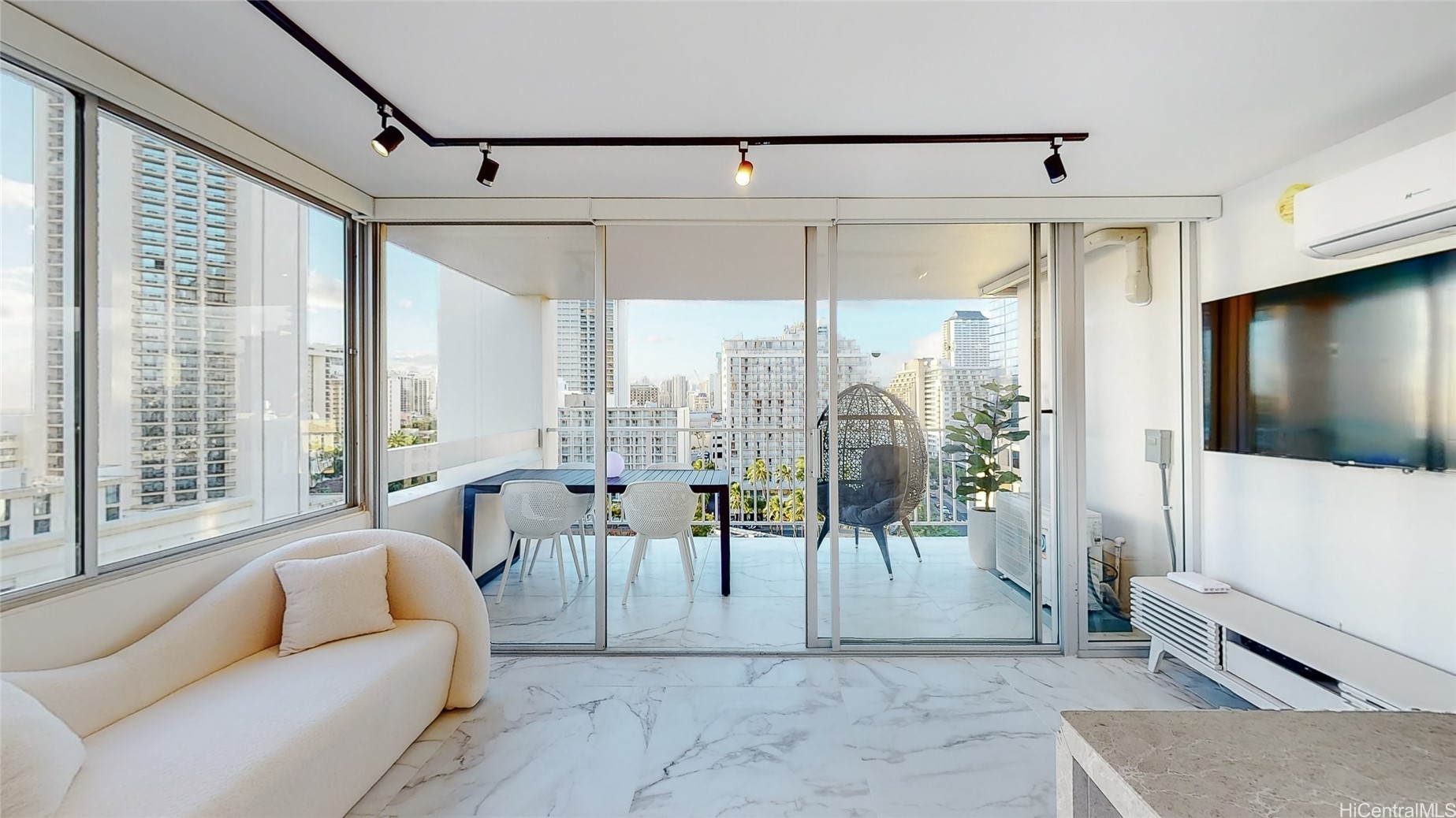 2427 Kuhio Avenue 1403