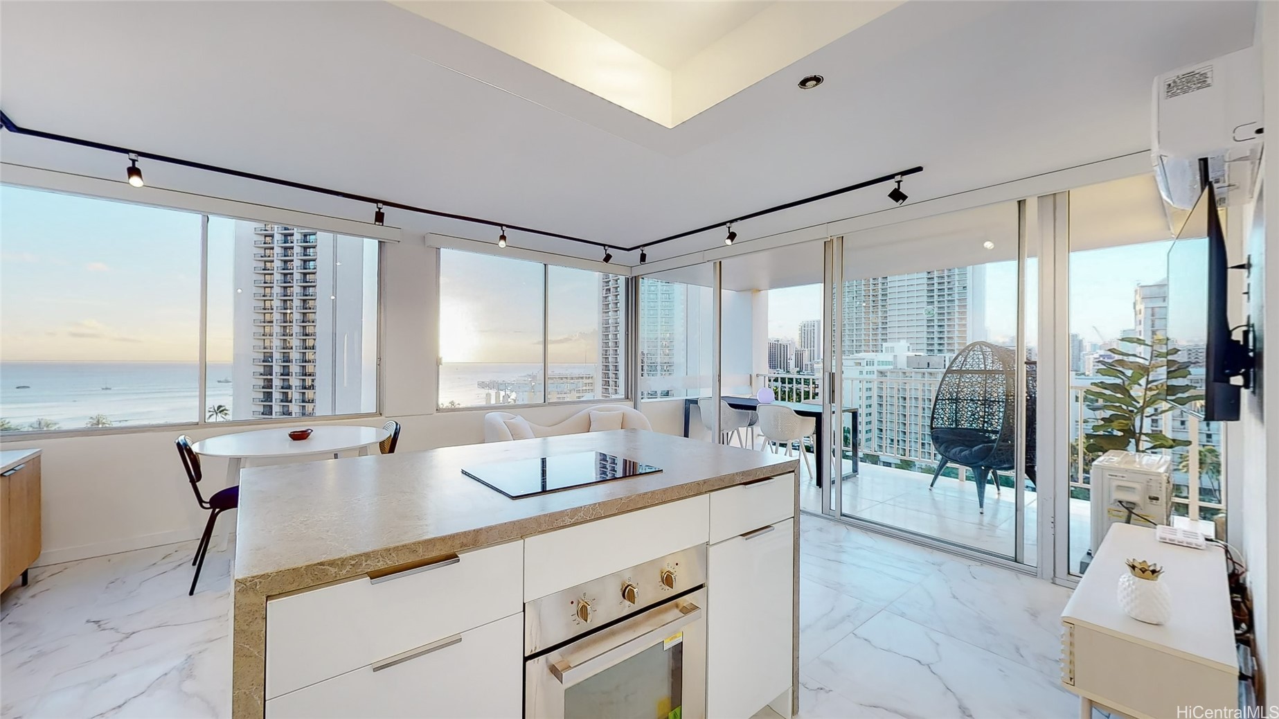 2427 Kuhio Avenue 1403