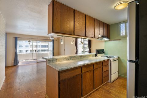 Photo of 411 Kaiolu Street #605, Honolulu, HI 96815 (MLS # 202608259)