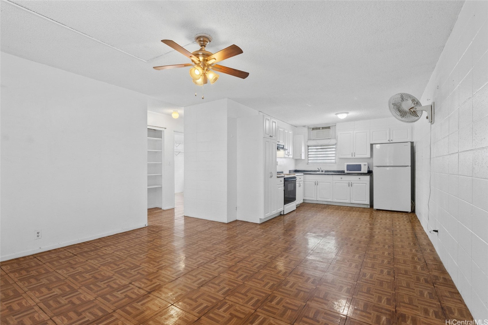 94-054 Leolua Street B211