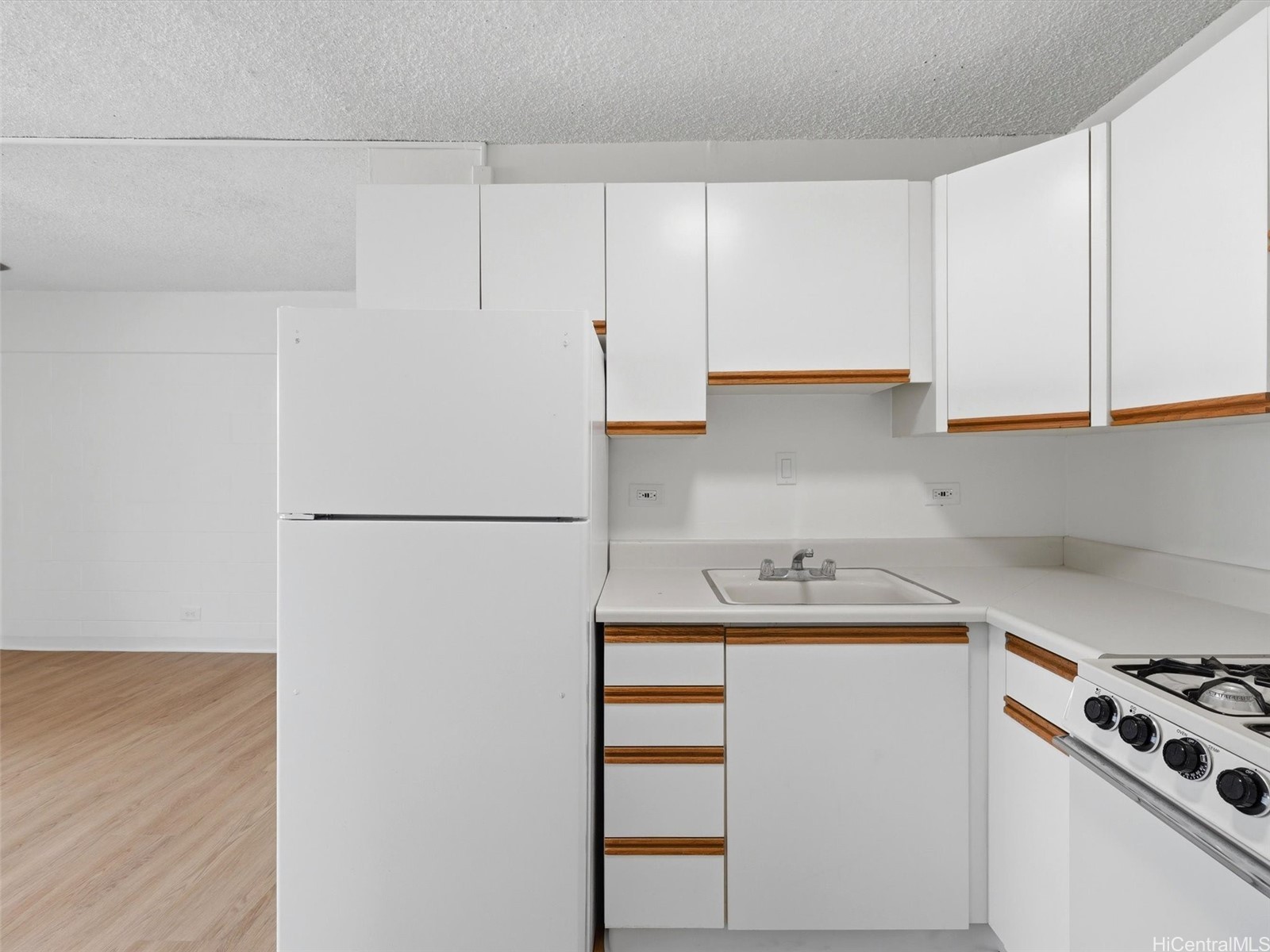 2120 Fern Street 302