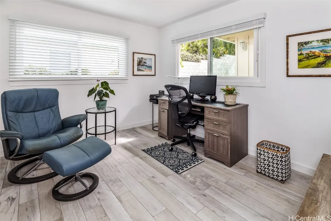 Honolulu, Hawaii 96825, United States, 3 Bedrooms Bedrooms, ,3 BathroomsBathrooms,Residential,Pending,5993