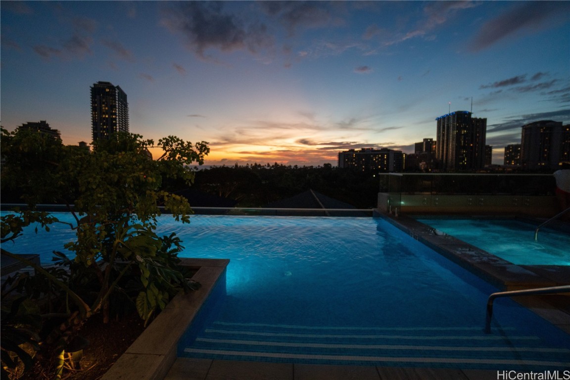 The Ritz-carlton Residences - 383 Kalaimoku Condominium