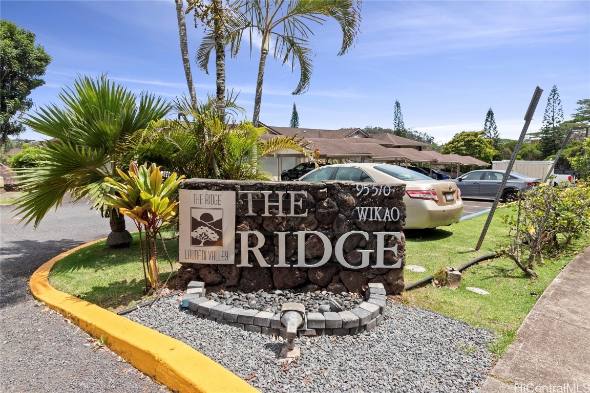Ridge At Launani Valley Condominium